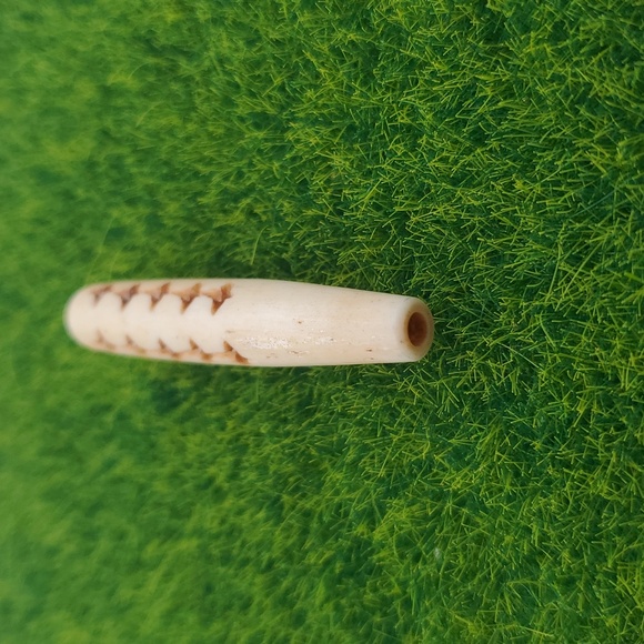 Stunning Carved Flute Shaped Bead Antique Estate P315 - Picture 3 of 4